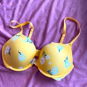 Victoria’s Secret PINK bra; NWOT; 32D